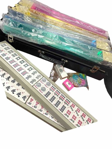 Mahjong Mah-Jongg Game 163 Tiles 4 Colored Trays 100 Chips/Coins 3 Dice Case
