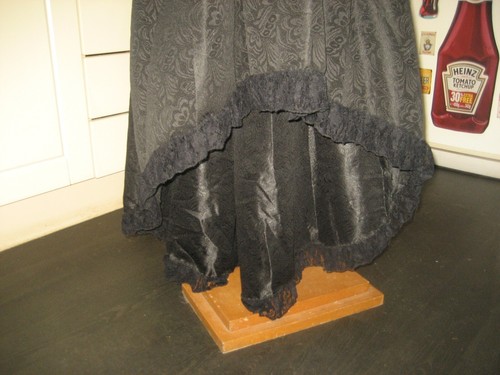 black steampunk pirate mullet lace trimmed skirt 30" - 32" elastic panel waist - Picture 4 of 5