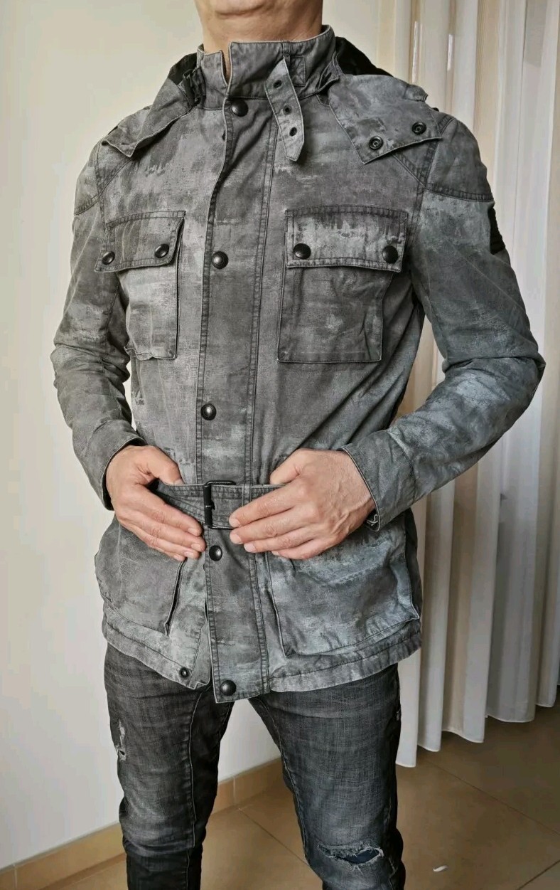 Foto 3 di 24