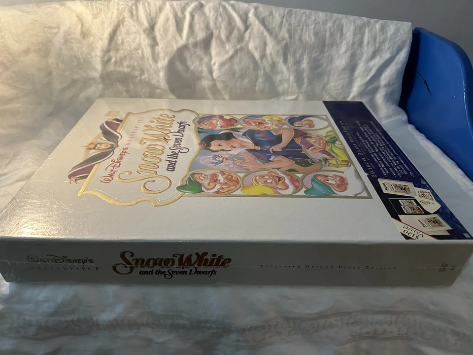 Disney Snow White & the Seven Dwarfs VHS Box Set, Ten Limited Lithographs - Image 4 of 4