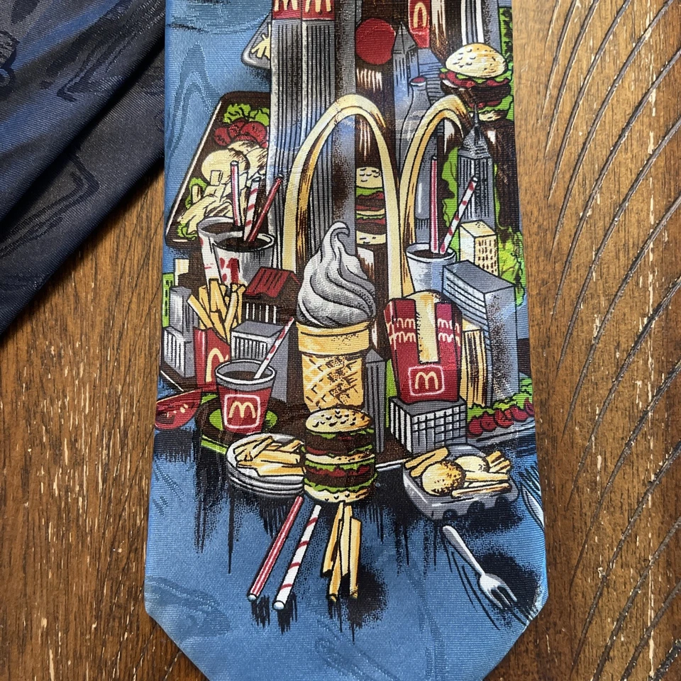 Corbata Colección McDonald’s 1994 vintage MBP comida rápida paisaje urbano novedad EE. UU. Foto 4 de 4