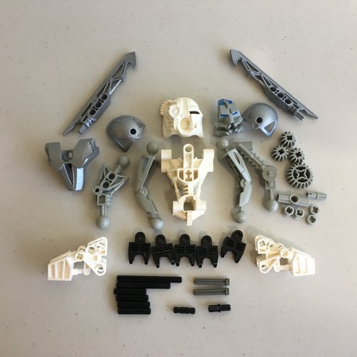 Lego 8571 - Bionicle Kopaka Nuva - 2002 - 99% Complete! Missing Shield