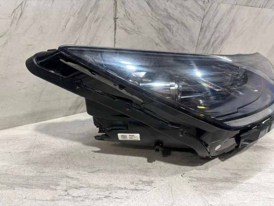 2020 2023 HYUNDAI SONATA HEADLIGHT OEM RIGHT PASSENGER LED PROJECTOR 92102-L5200 - Image 4 of 4