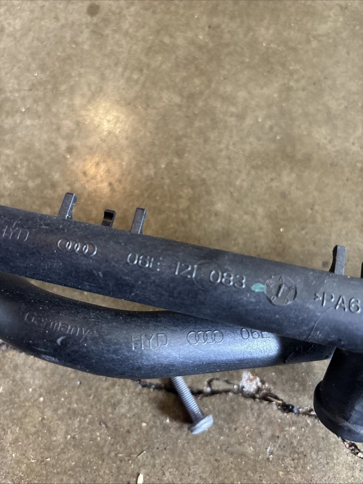 SUPERCARGADOR AUDI S4 S5 A6 A7 A8 SQ5 Q5 Q7 TUBO REFRIGERANTE 06E121083J Foto 3 de 4