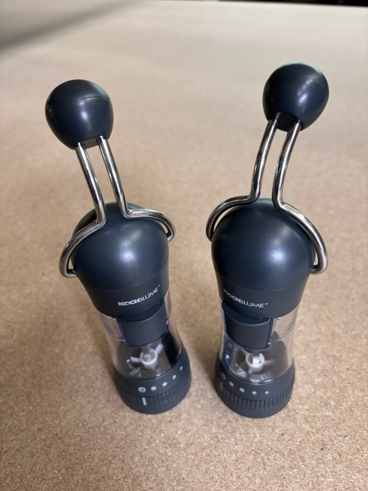 Kochblume Gray Ratchet Grinders Mills Set of 2 Salt Pepper Spices Ergonomic
Opens in a new window or