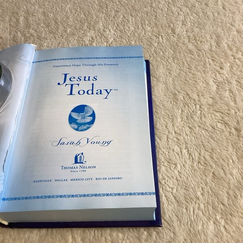 Jesus Today: Experience Hope Through His Presence by Sarah Young (2012,... - Picture 3 of 11