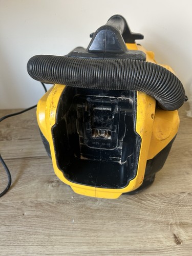 DEWALT DCV584L PORTABLE WET/DRY HOOVER 230V OR 18V - Picture 4 of 6