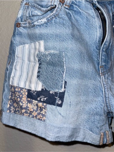 American Eagle Patch Me Up Denim Mom Shorts Size 2 Ultra High Rise Patchwork - Picture 7 of 10