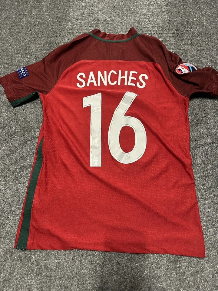 Camiseta Portugal 2016 Euro Renato Sanches edición jugador local Foto 2 de 4
