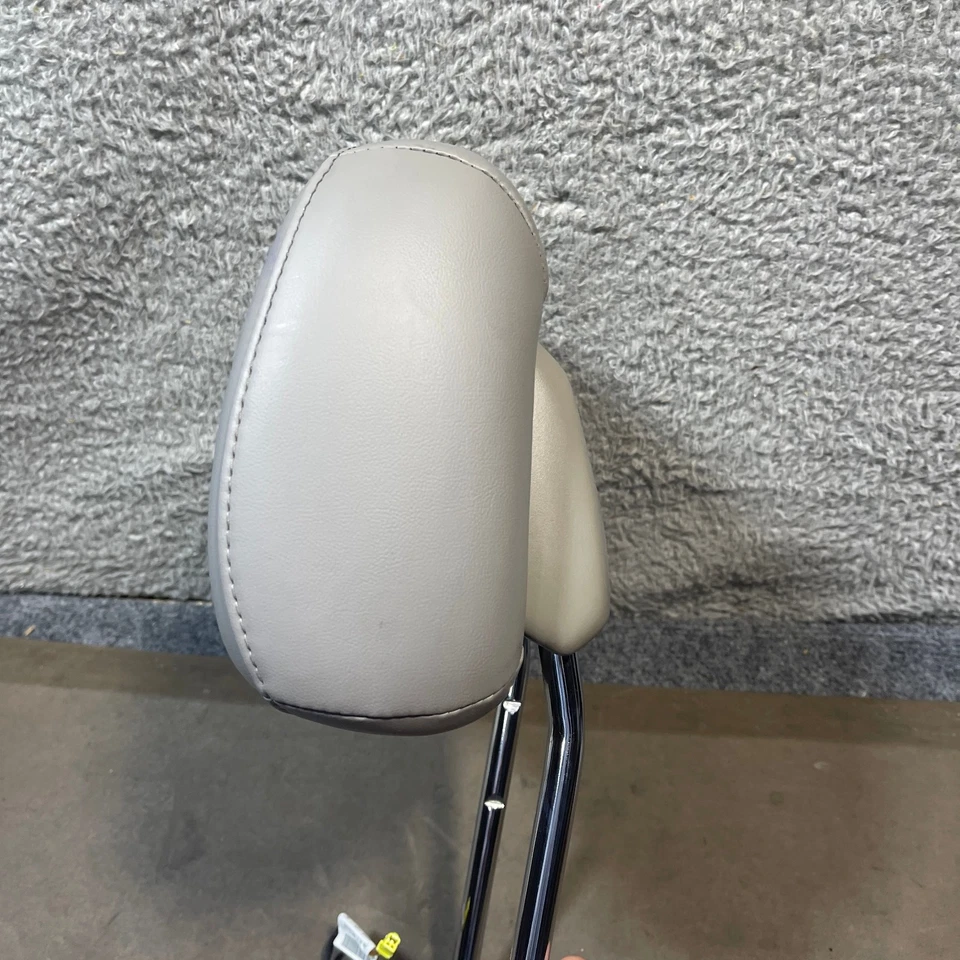 11-20 DODGE DURANGO JEEP GRAND CHEROKEE BANCO DIANTEIRO ATIVO ENCOSTO DE CABEÇA COURO CINZA - Imagem 4 de 4