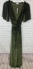 NWT BALTIC BORN Women’s Size Medium Katelyn Velvet Maxi Wrap Dress