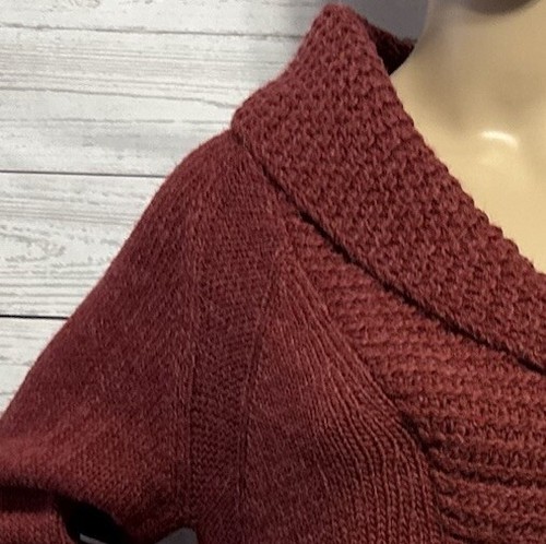 Gander Mountain Guide Series Alpaca Blend Sweater XL Cranberry Red Wood Buttons - Picture 3 of 13