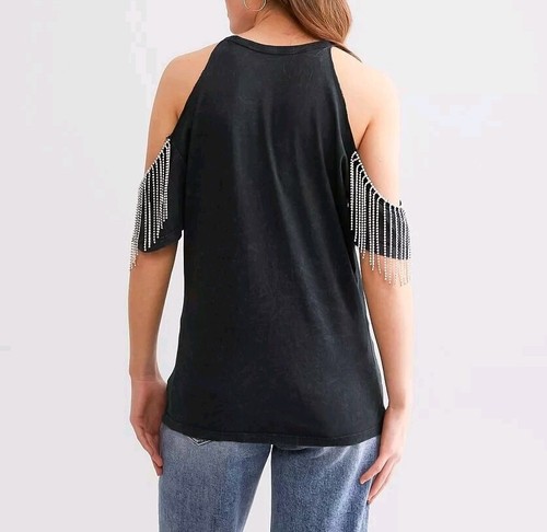 Camiseta para mujer Affliction “VERSALLES” estrás flecos hombro frío nueva con etiquetas - Imagen 4 de 5