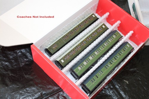 Trix Trains BR Blue Grey Class 124 DMU Storage Box for safe keeping 00 Gauge Red - Picture 5 of 9