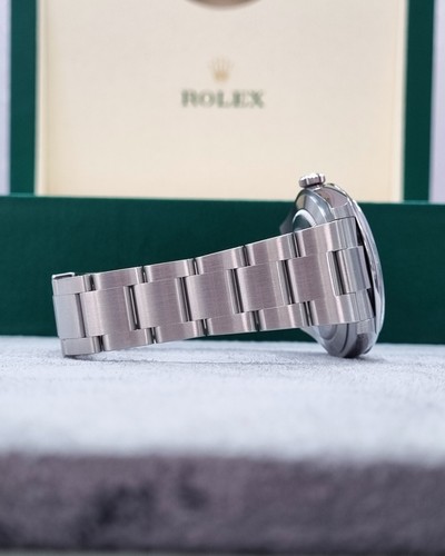 Rolex Oyster Perpetual 41 mm quadrante verde acciaio inox 124300 - Foto 6 di 9