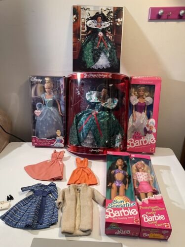 Barbie Doll Lot , 5 Doll New , Vintage ,New Boxed With 4 Outfit