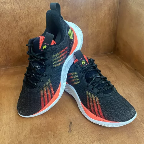 Under Armour Curry Flow 10 Iron Sharpens Iron Sneakers 3025620-001 Mens 10.5