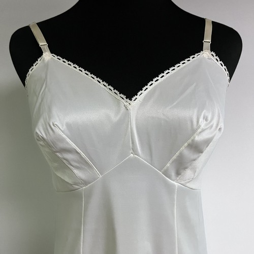 Vintage 1960s Van Raalte White (Taffeta) Full Slip Size 34 - Picture 2 of 5
