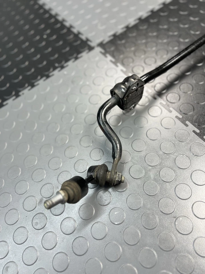 Barra estabilizadora trasera KIA CADENZA 2014 2015 2016 OEM Foto 2 de 4