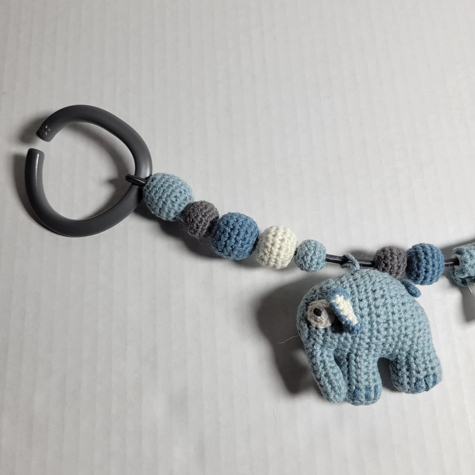 Sebra Fanto Elephant Crocheted Pram Stroller Chain Baby Minimal Nursery Decor Foto 3 de 4