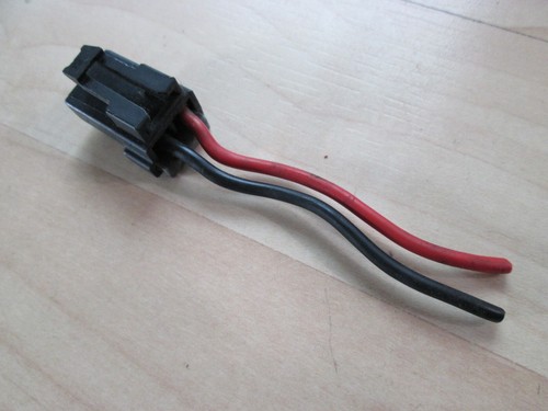 Conector eléctrico Volvo VNL de 2 pines con cableado para conjunto de soplador de cabina #M266CR - Imagen 4 de 8