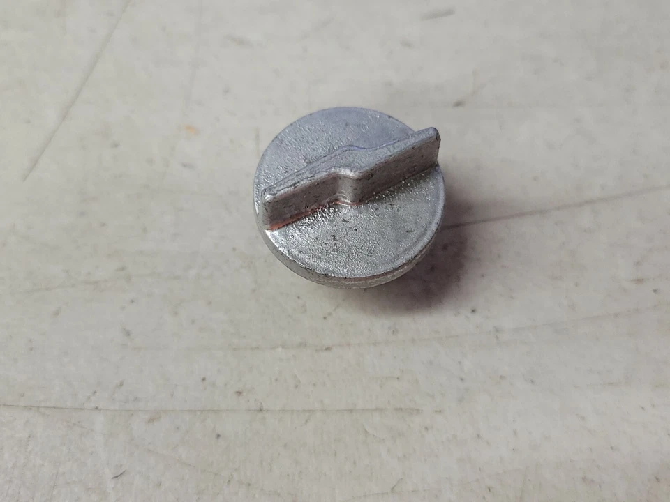 Tuerca de montaje Homelite A-56521 con inserto motosierra 909G Foto 2 de 4