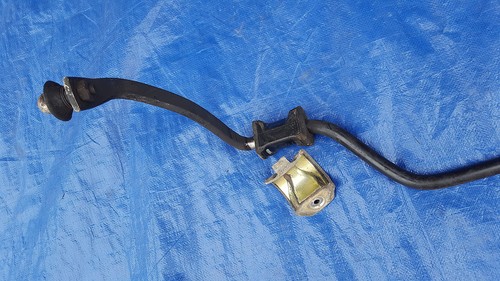 BMW E30 325iX OEM Front Stabilizing Sway Bar with Brackets PN 31351132500 - Picture 3 of 3