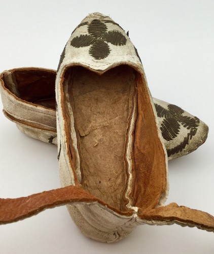 Chaussons anciens maroquinerie enfant cuir art orientaliste ? XIXème ? - Picture 7 of 9