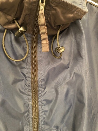 Rompevientos para hombre XL Tommy Hilfiger con cremallera azul con capucha bandera grande atletismo navegación - Imagen 3 de 6