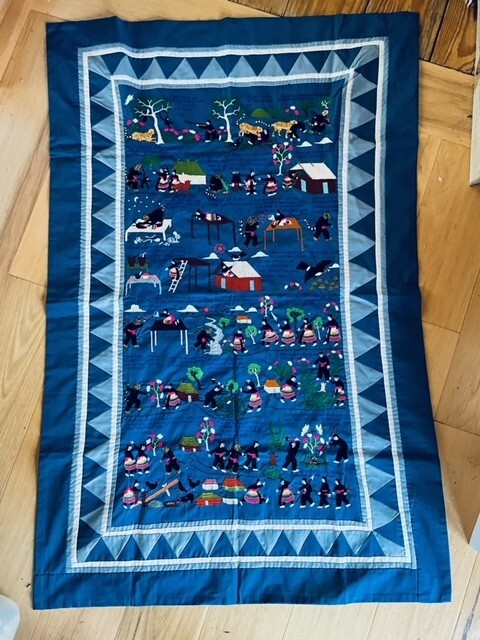 アート・デザイン・音楽 Hmong Story Cloths アート・デザイン・音楽 Hmong Story Cloths Hmong Story Cloths