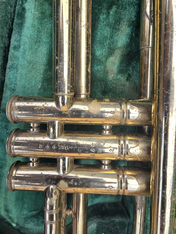 Trompeta Elkhart construida por Buescher. Hecho en Estados Unidos. 37b #54426 Foto 4 de 4
