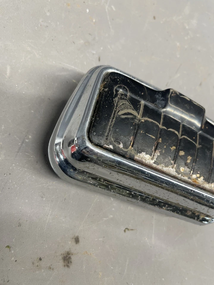 Chevy Belair 1955 1956 asiento de banco delantero bandeja de cenizas cenicero Star Chief Super 88 OEM Foto 2 de 4