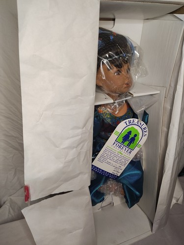 Rare Treasures Forever Collection “Pearl” By William Tung 18” Doll 238/1000 New - Picture 8 of 12