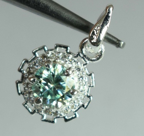 1.55 Ct Round Brilliant Cut Green Diamond Solitaire Certified Birthday Pendant - Picture 4 of 6