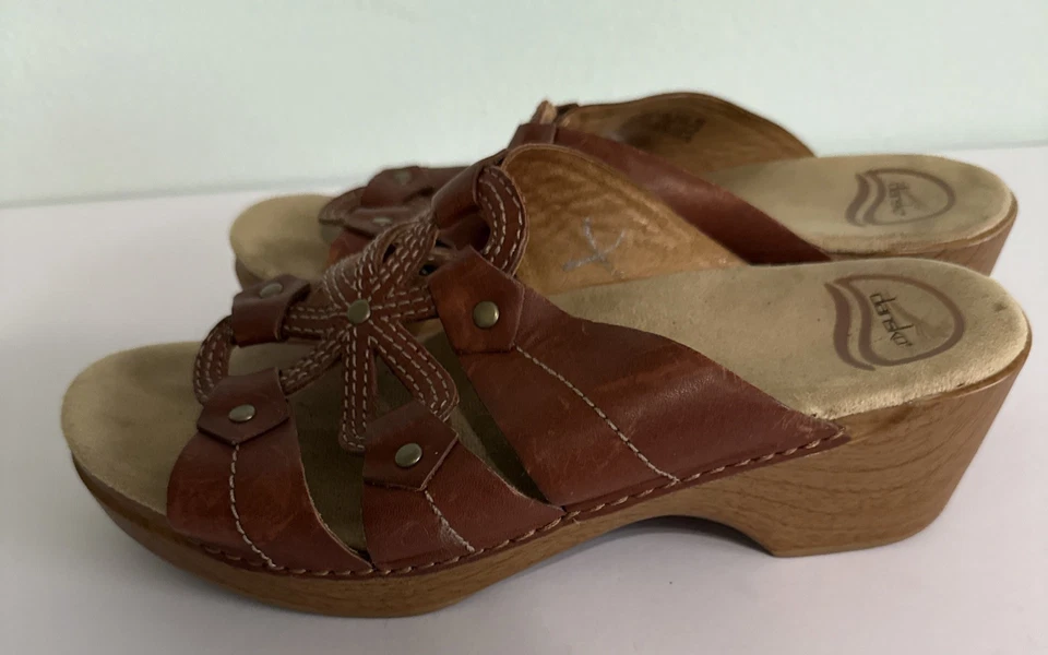 Sandalia Dansko Mujer Serena Floral Cuña Cuero Talla US 9,5 EURO 40 Foto 2 de 4