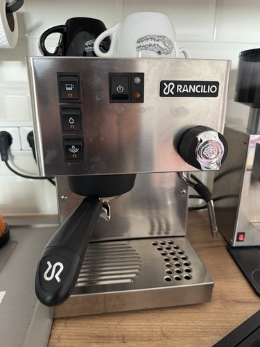 Rancilio Silvia V6 Coffee Machine (2 Years Old) with original set