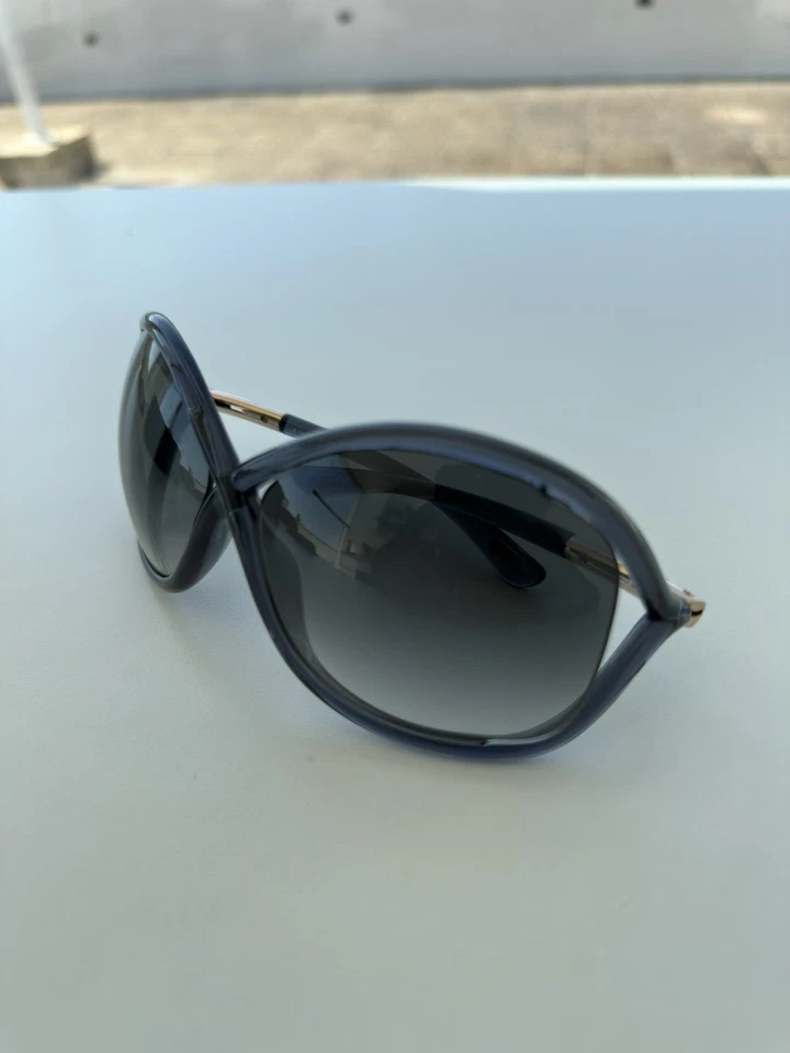 Tom Ford Whitney TF9 90B Oversized Butterfly Sunglasses Blue Grey Gradient - Imagen 3 de 4