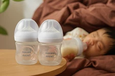 Philips AVENT Natural Baby Bottle, Clear Feeding Bottle, 4 Ounce (Pack of 2)
