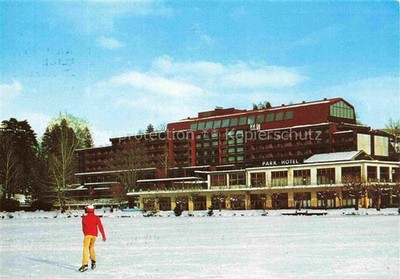 Bled Gorenjska Oberkrain Slovenia Park-Hotel Winter Schnee Eislaufen See Farbfot