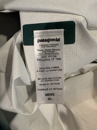 Patagonia Herren leichte Full Zip Regenjacke Hoodie grün Gr. XL - Bild 6 von 7