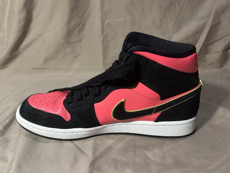 Size 9.5 - Air Jordan 1 Retro Mid Hot Punch Volt W - Изображение 4 из 4