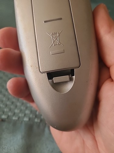 REMOTE AND MOUSE FOR PARTS - Picture 6 of 16