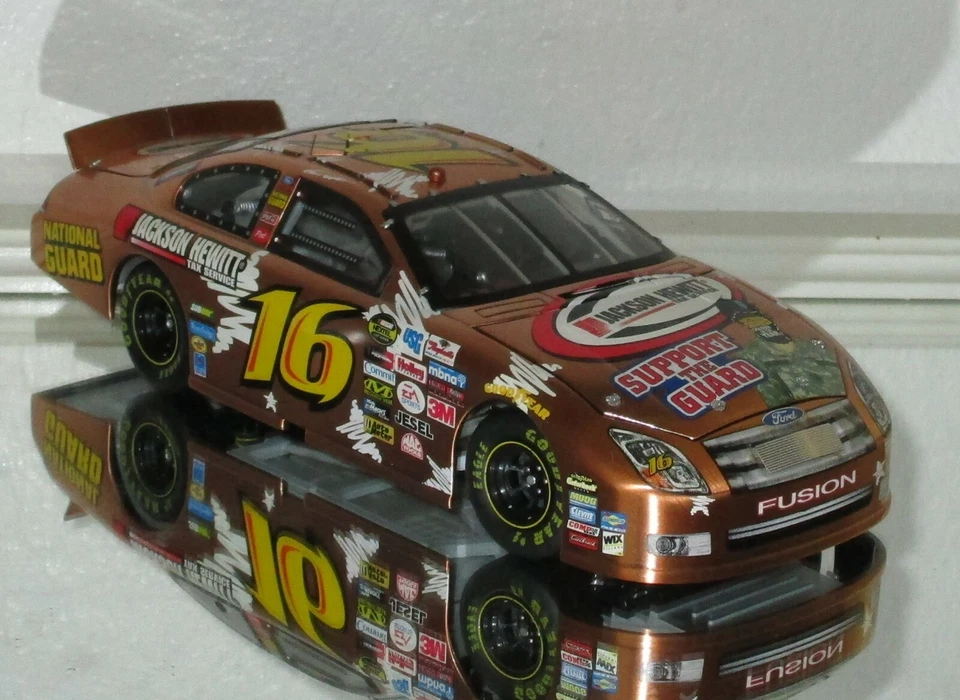 2006 GREG BIFFLE #16 SUPPORT THE GUARD COBRE TEAM CALIBRE CARRO 1/24 #143/360 - Imagem 3 de 4