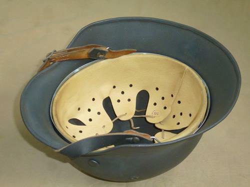 Deutscher WH Helm kompletter Kopfschmuck Modell 1940 oder 1942 Gr. 66 nA 59 - Bild 6 von 6