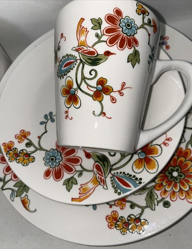 12 Pieces Oneida Viviana FloraDinnerware Set WhiteCeramic Dinner Plates Mugs New - Picture 7 of 7