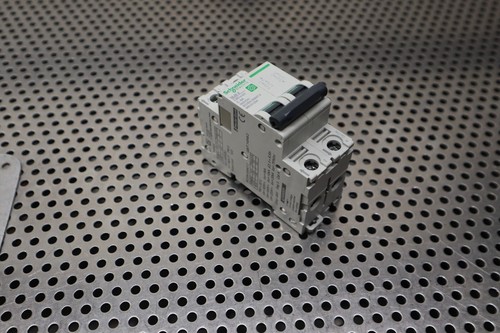 Schneider Electric M9U21204 Circuit Breaker C 4A 500VDC New Old Stock - Picture 5 of 13