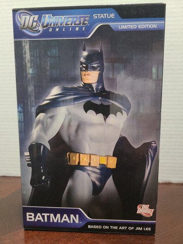 Batman Statue - DC Universe Online (DCUO) - DC Direct - DC Comics
