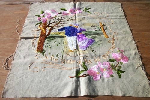 Vintage Stickerei schöne Farben Paar Flanieren Mann & Frau Emb - Bild 3 von 12