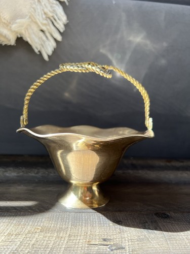 Vintage Brass 6” (With Handle Up) Basket Ruffled Edge Moveable Handle. - Picture 2 of 6
