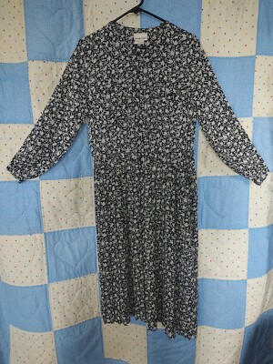 carriage court size 10 blk & wht floral print button front long sleeve rear zip